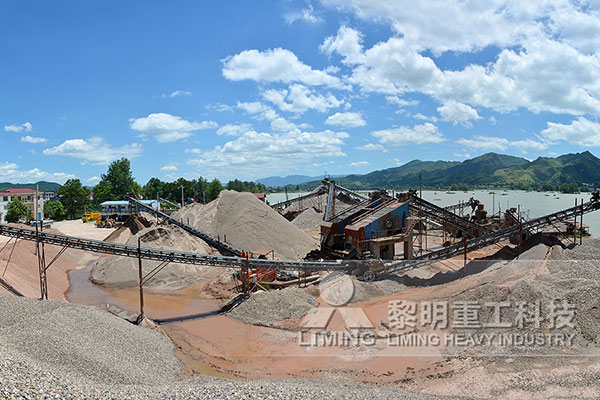 湖南慈利河卵石制砂現(xiàn)場