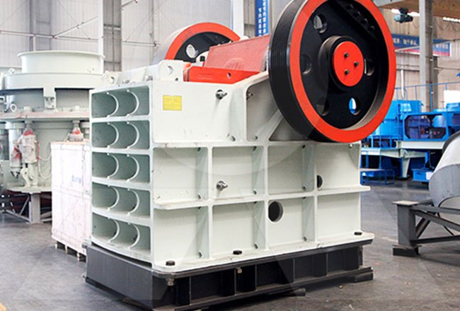 破碎設(shè)備:顎式破碎機(jī) 破碎設(shè)備:顎式破碎機(jī)