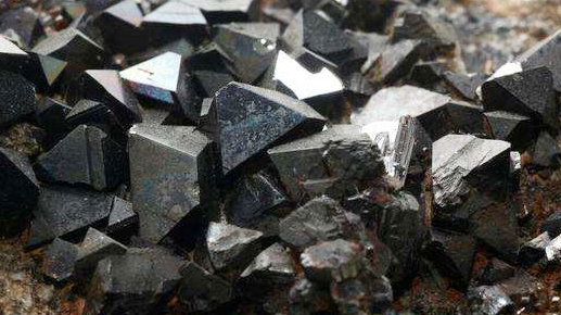 鐵礦現(xiàn)場(chǎng)展示圖