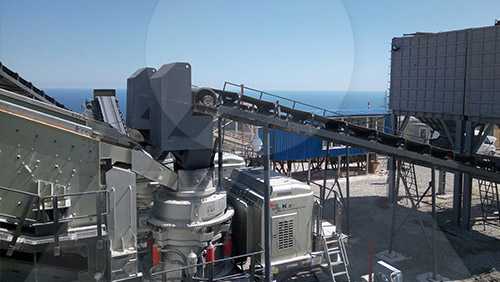 移動破碎制砂一體機生產線現(xiàn)場