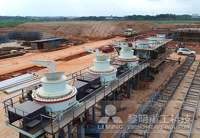 立軸沖擊破碎機(jī)現(xiàn)場(chǎng) 立軸沖擊破碎機(jī)現(xiàn)場(chǎng)