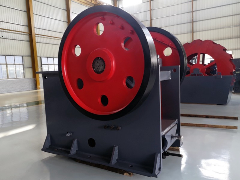 制砂生產(chǎn)線(xiàn)中的破碎設(shè)備如何選擇？?jī)?yōu)化配置指南